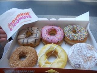 Verschiedene Donuts Bild Dunkin Donuts In Berlin Mitte