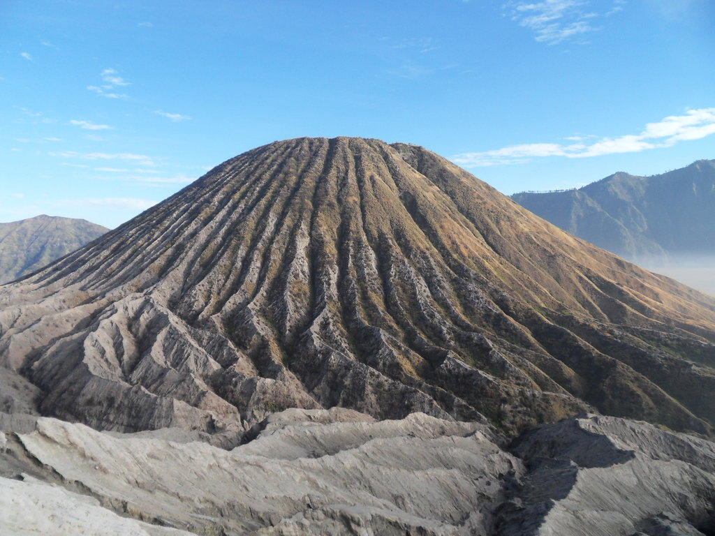 Bild Krater Neben Mt Bromo Zu Bromo Vulkan In Ngadisari