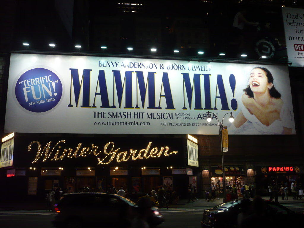Bild Eingangsbereich Am Abend Zu Mamma Mia In New York Manhattan