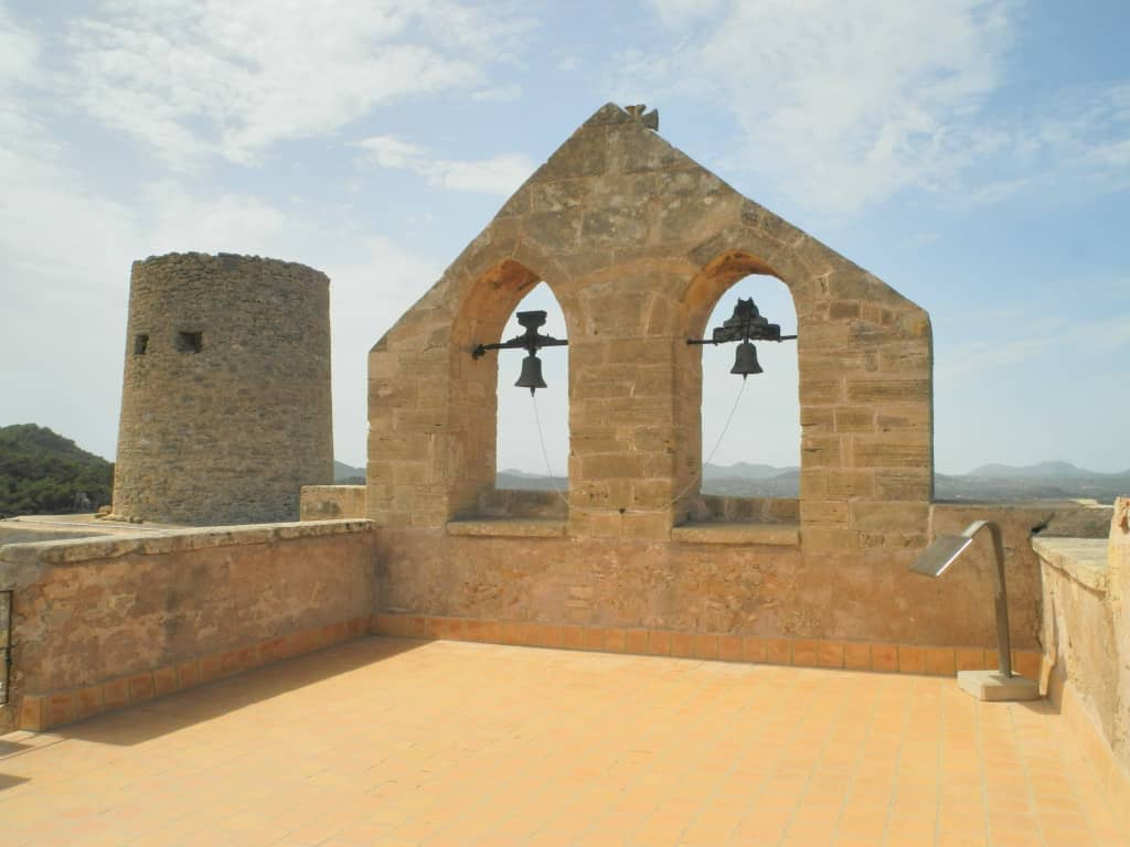 Beide Kirchenglocken und der Turm Bilder Burg/Palast/Schloss/Ruine Castell de Capdepera