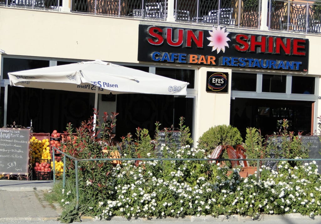 Bild Aussenansicht Zu Sunshine Bar Restaurant In Side Kumkoy