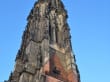 Blick auf den Turm des Mahnmals St. Nikolai