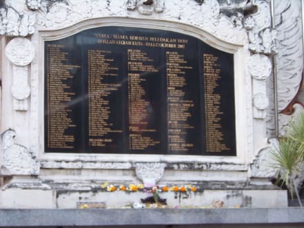 Gedenktafel - Gedenktafel der Bombenopfer  / Kuta Memorial 2002