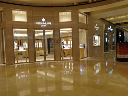 Nobel Einkaufspassage The Shoppes At Marina Bay Sands In Singapur